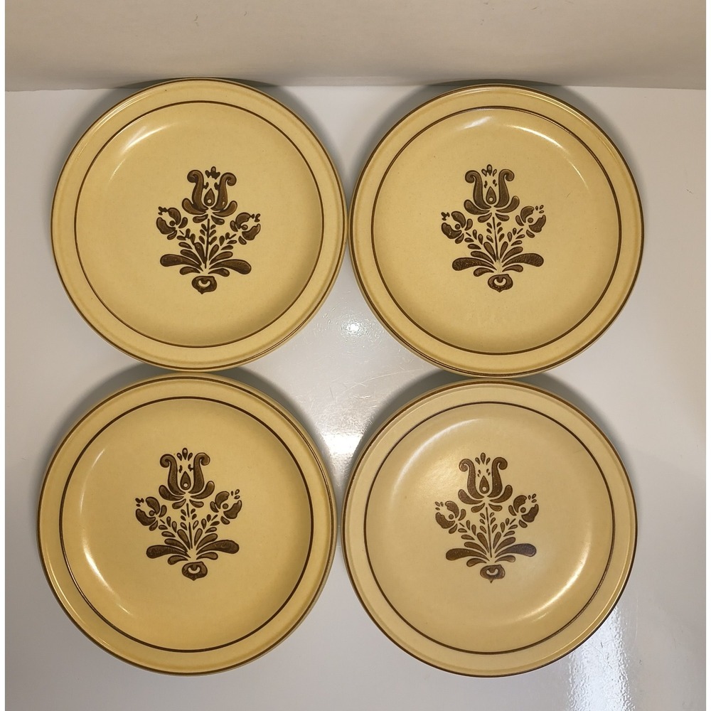 Vintage Pfaltzgraff Village Pattern 7'' Bread Salad Plate Made In USA Set of 4